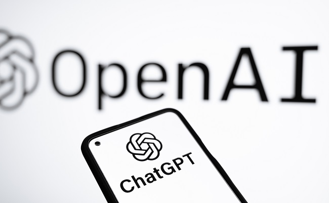 OpenAI tích cực lôi kéo chuyên gia hàng đầu của Google về AI